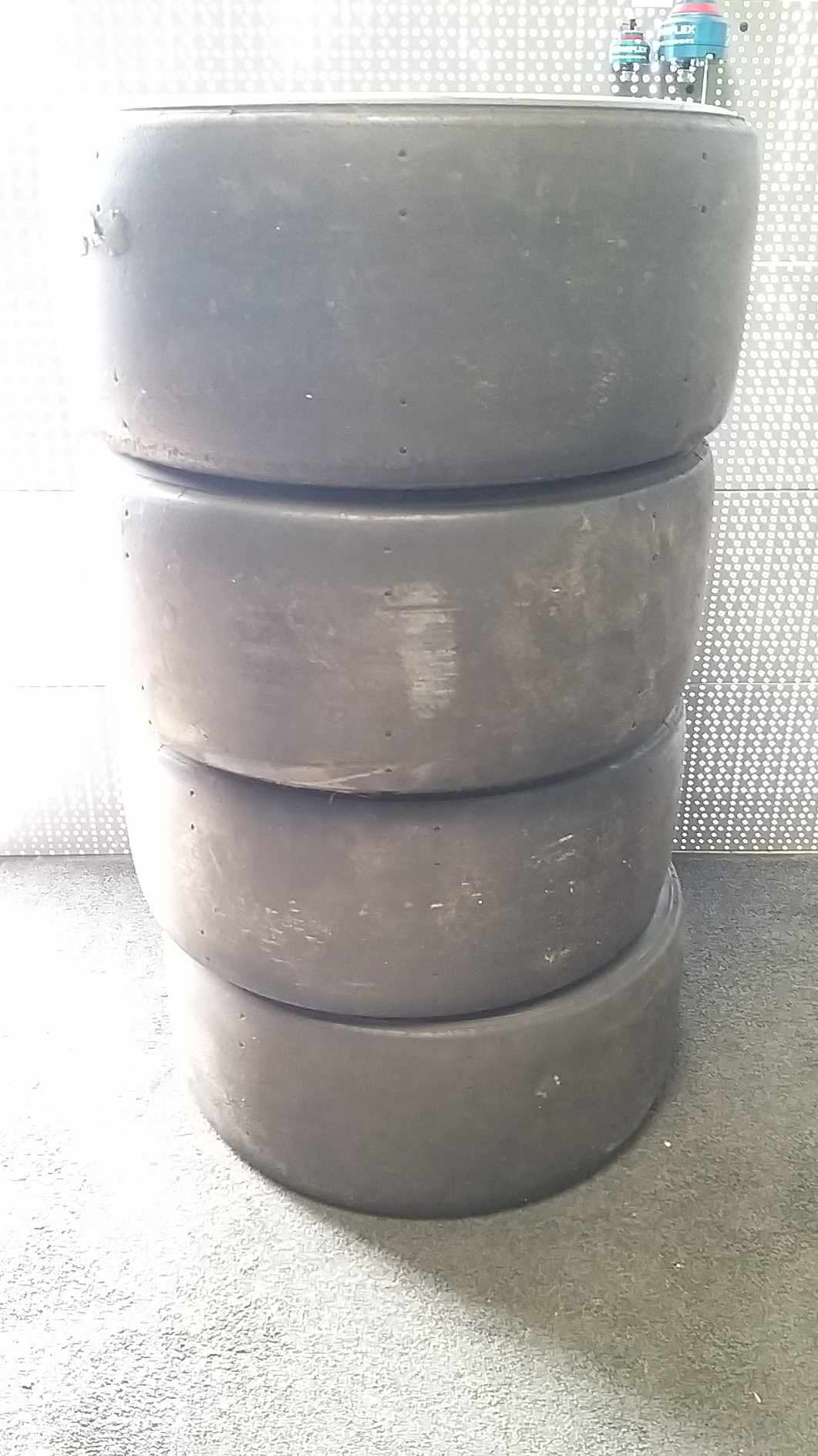 Hankook Slick 260/660 R18