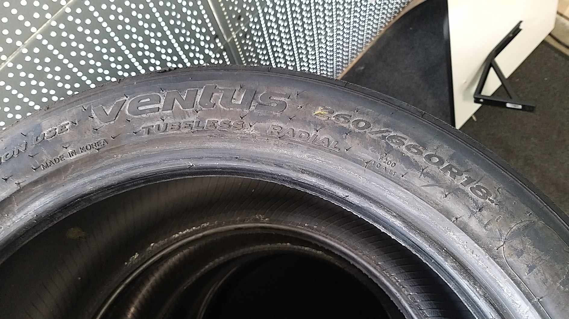 Hankook Slick 260/660 R18